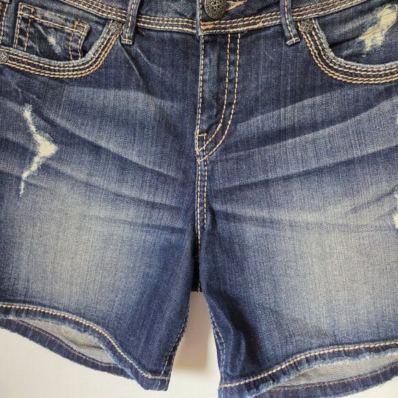 LIKE NEW SILVER JEANS SUKI HIGH SHORTS SIZE 31 W - Picture 4 of 16